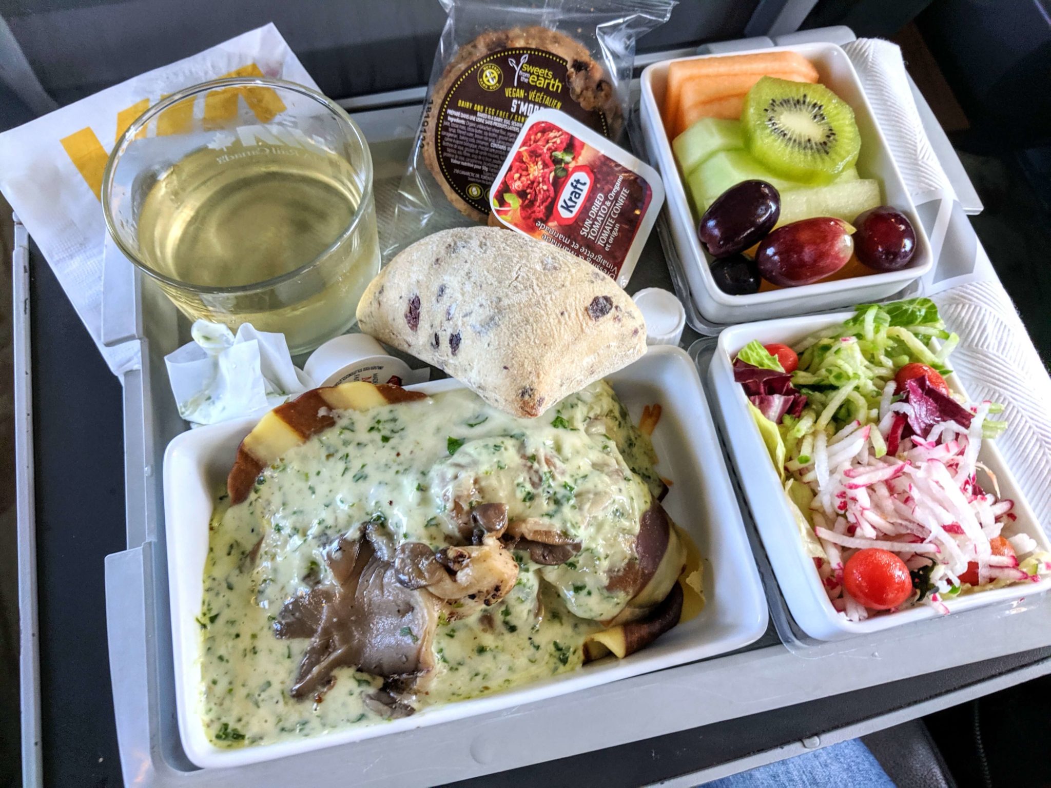 via-rail-business-class-from-toronto-to-montreal-what-to-expect